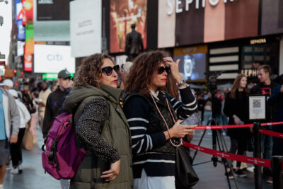 A walk through time, in focus and out of focus: A Photographic Journey Through New York's Time Square!